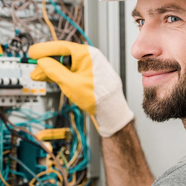 les-astuces-pour-bien-choisir-son-electricien les-astuces-pour-bien-choisir-son-electricien